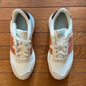 New Balance Sneakers Size 8.5 Women’s Never Worn